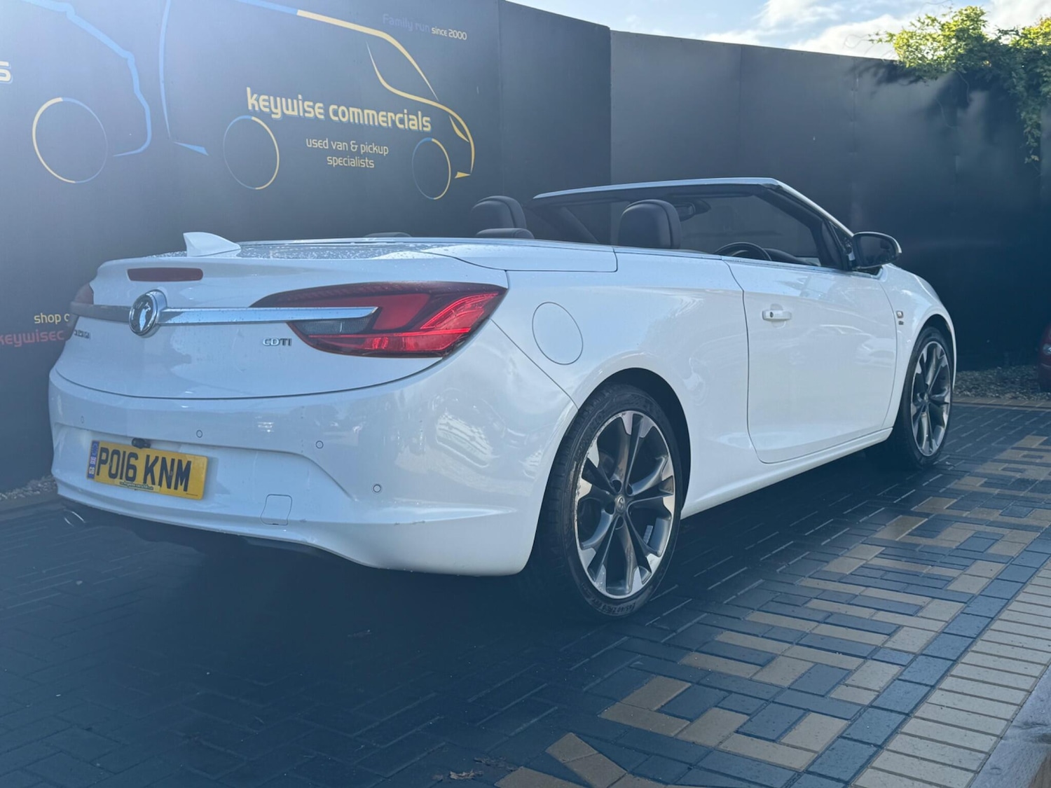 Used Vauxhall Cascada 2016 for sale - 76370791: Photo 5