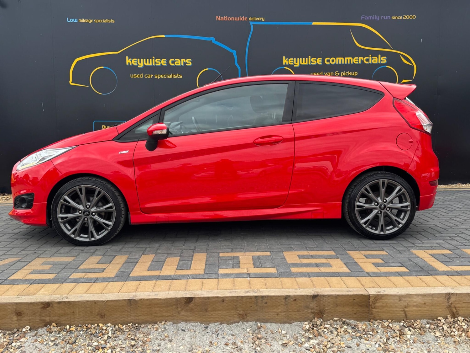 Used Ford Fiesta 2017 for sale - 76689189: Photo 2