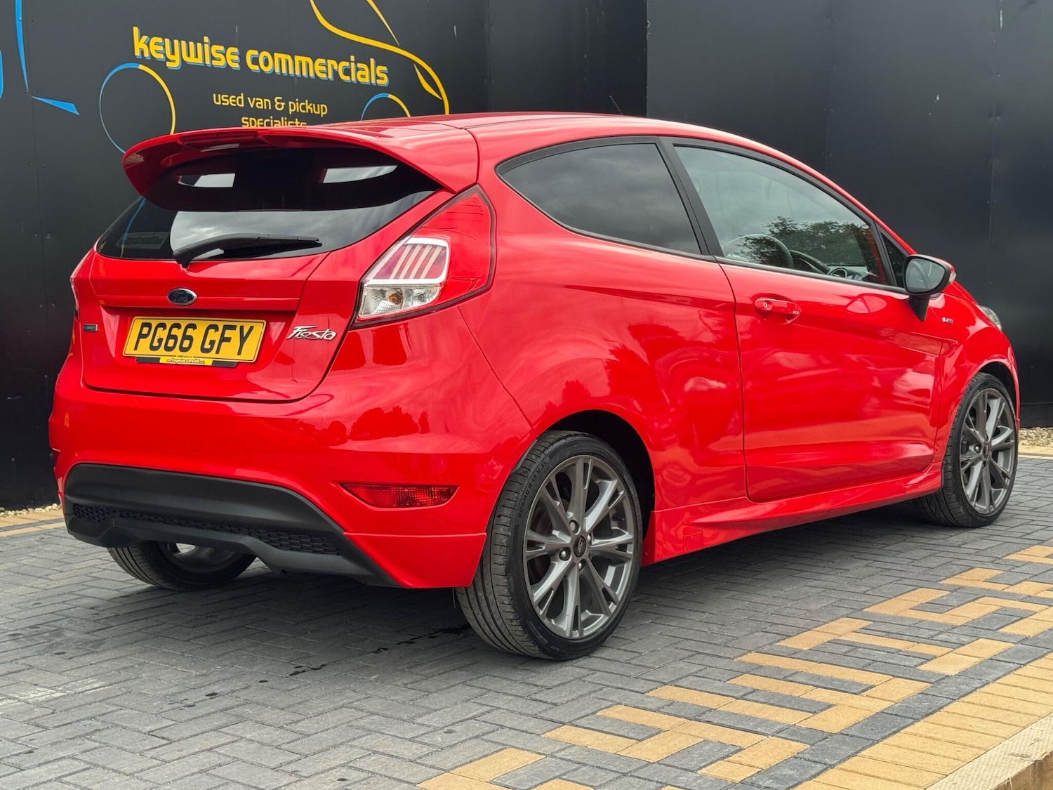 Used Ford Fiesta 2017 for sale - 76689189: Photo 9