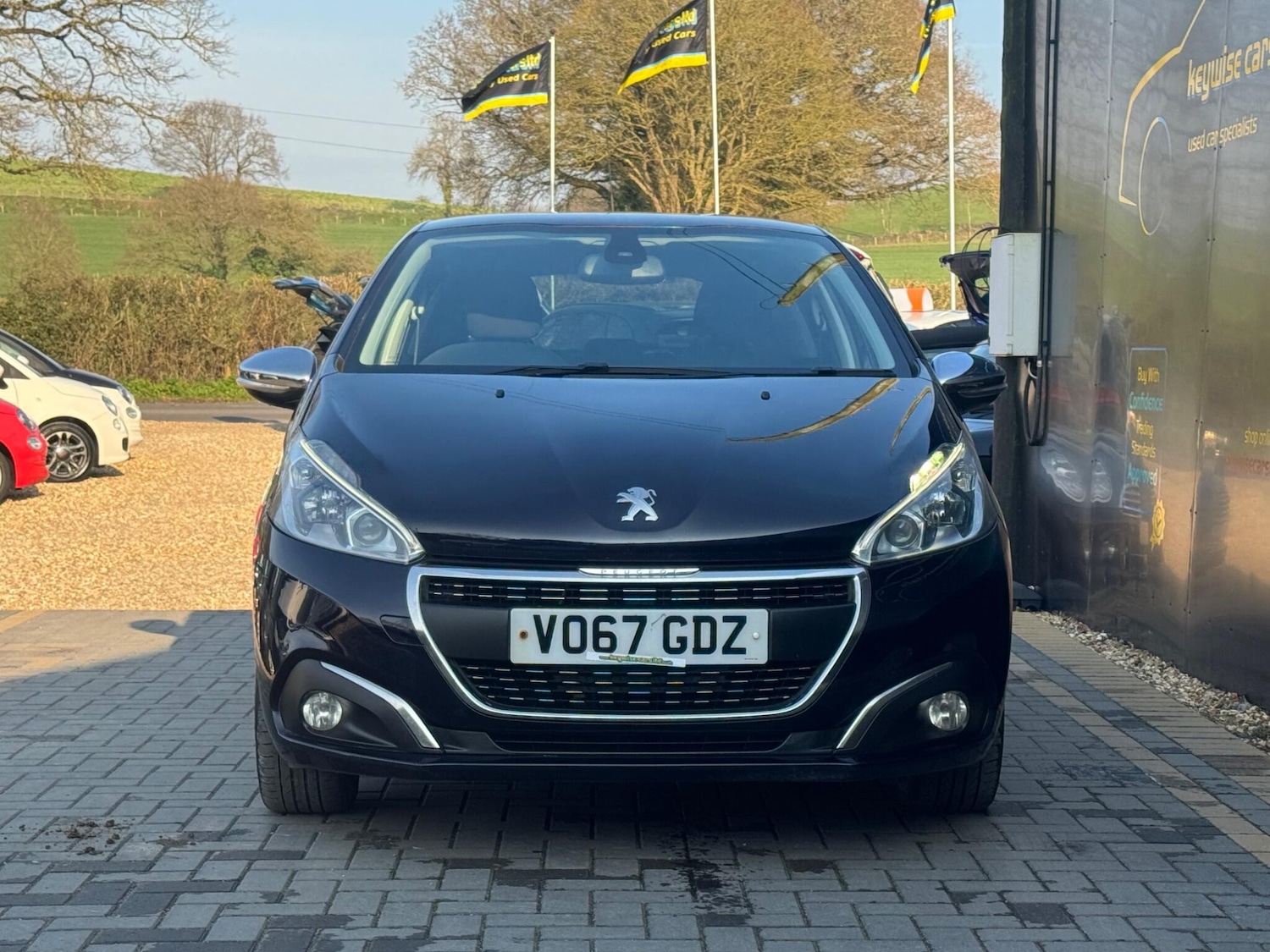 Used Peugeot 208 2017 for sale - 77970407: Photo 10