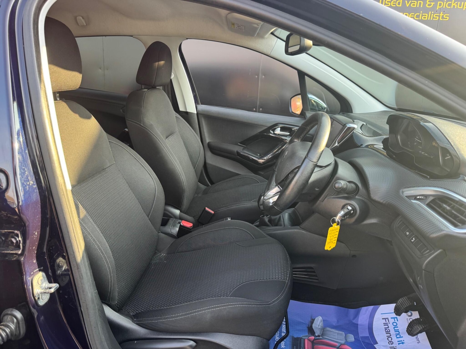 Used Peugeot 208 2017 for sale - 77970407: Photo 17