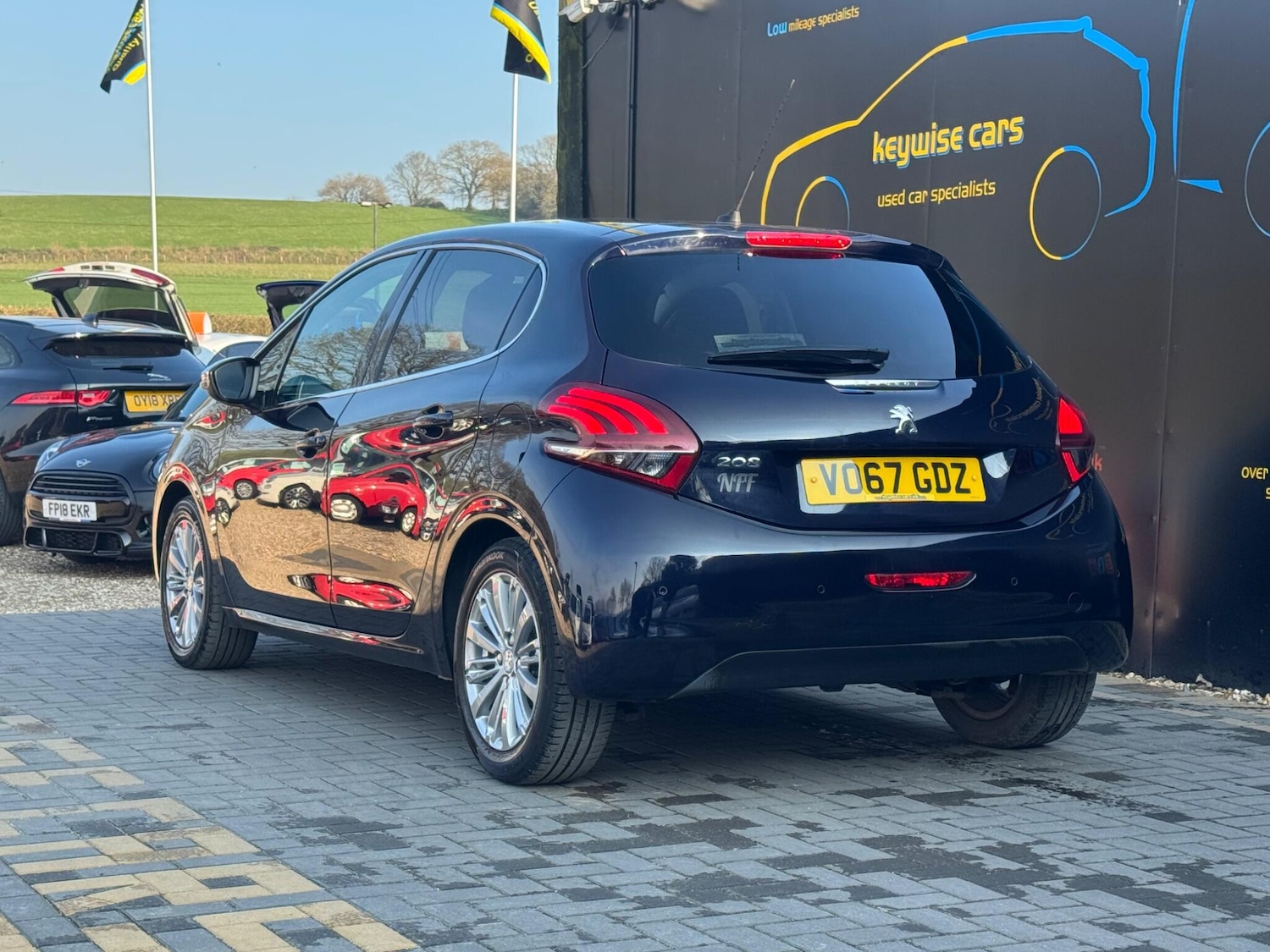 Used Peugeot 208 2017 for sale - 77970407: Photo 3