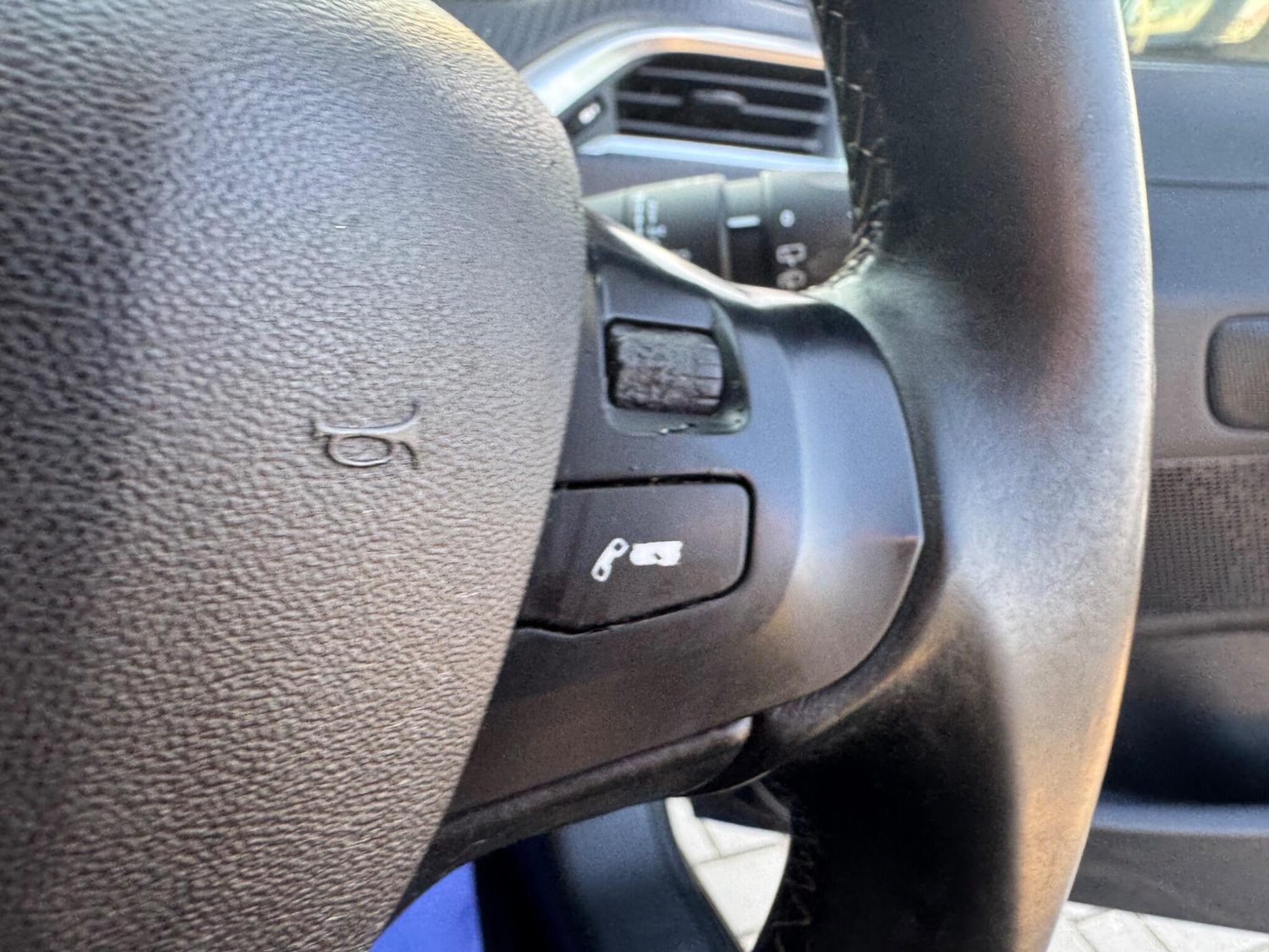 Used Peugeot 208 2017 for sale - 77970407: Photo 30