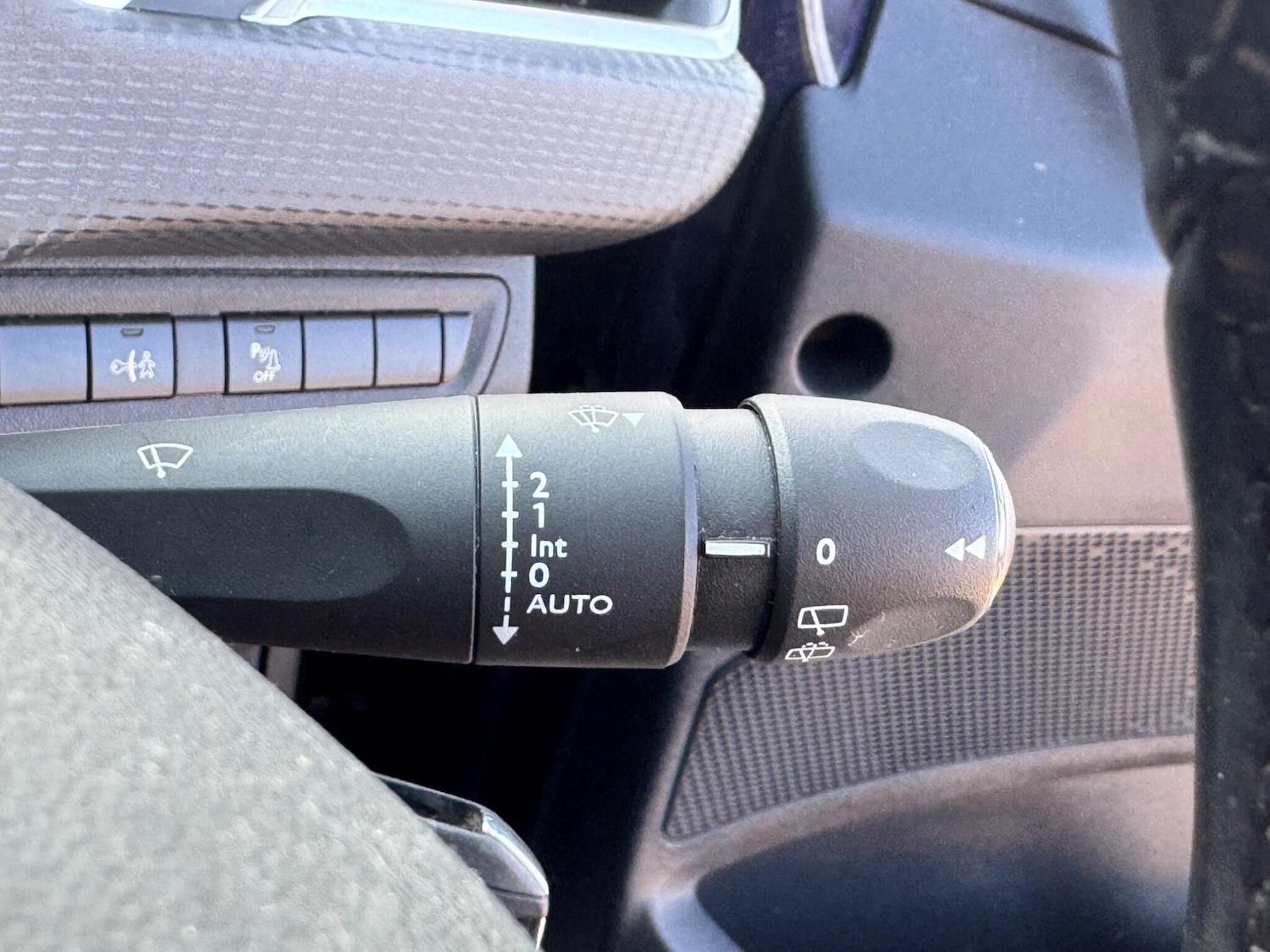 Used Peugeot 208 2017 for sale - 77970407: Photo 31