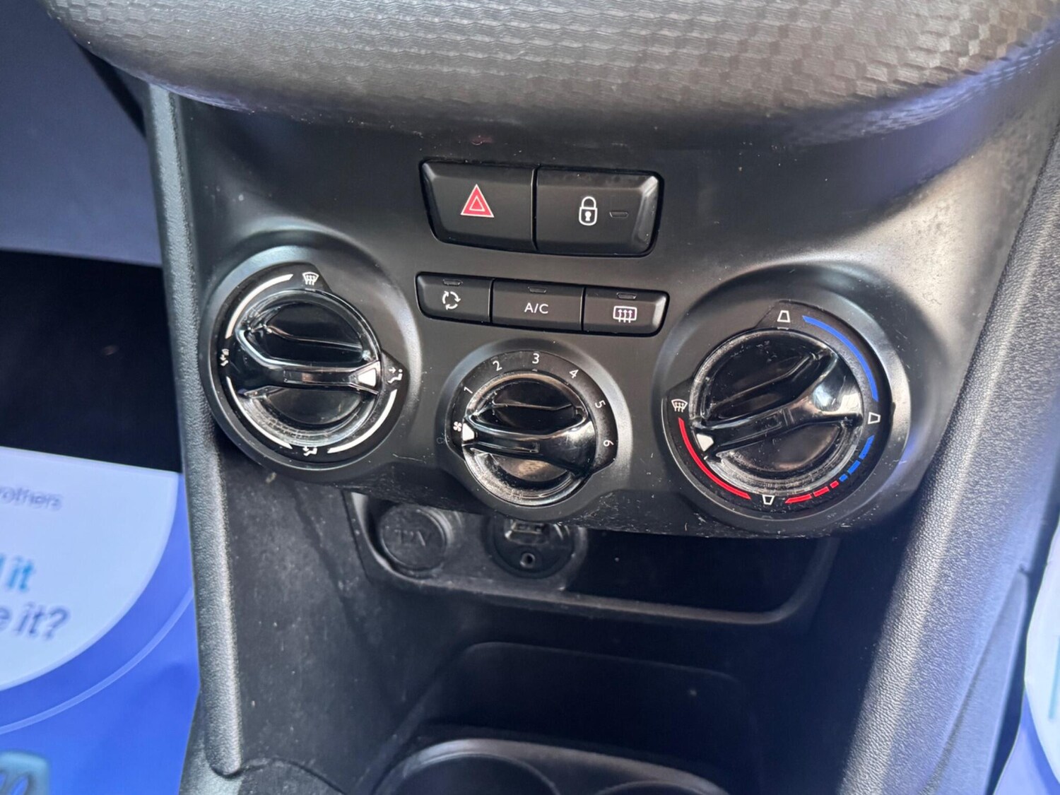 Used Peugeot 208 2017 for sale - 77970407: Photo 35