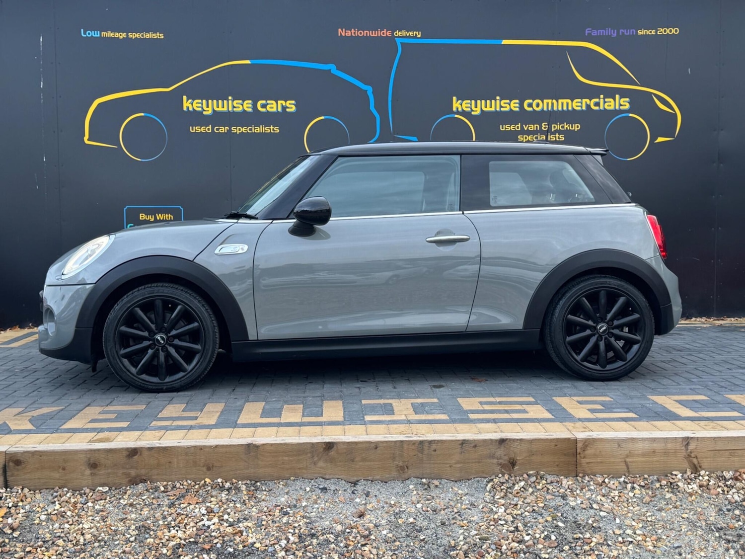 Used MINI Hatch 2017 for sale - 76484658: Photo 2