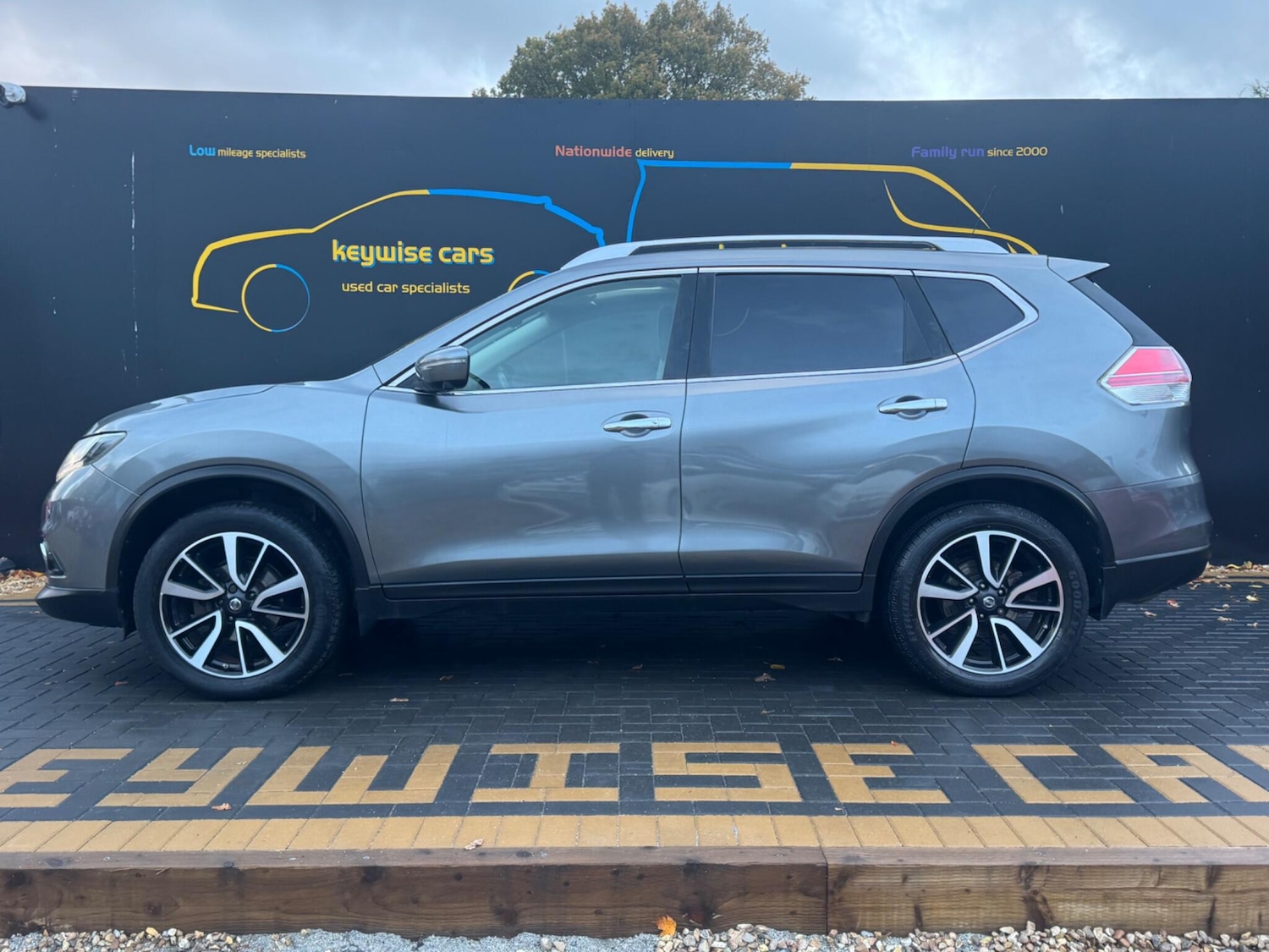 Used Nissan X-Trail for sale - 76992971: Photo 2