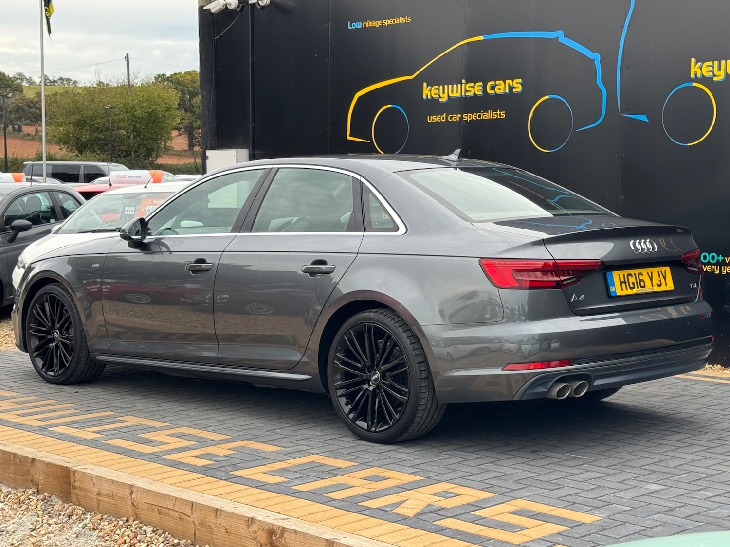 Used Audi A4 2016 for sale - 76151850: Photo 3