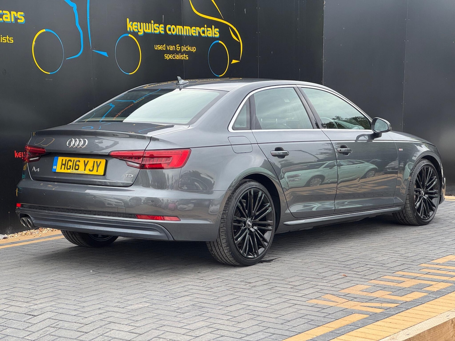 Used Audi A4 2016 for sale - 76151850: Photo 5