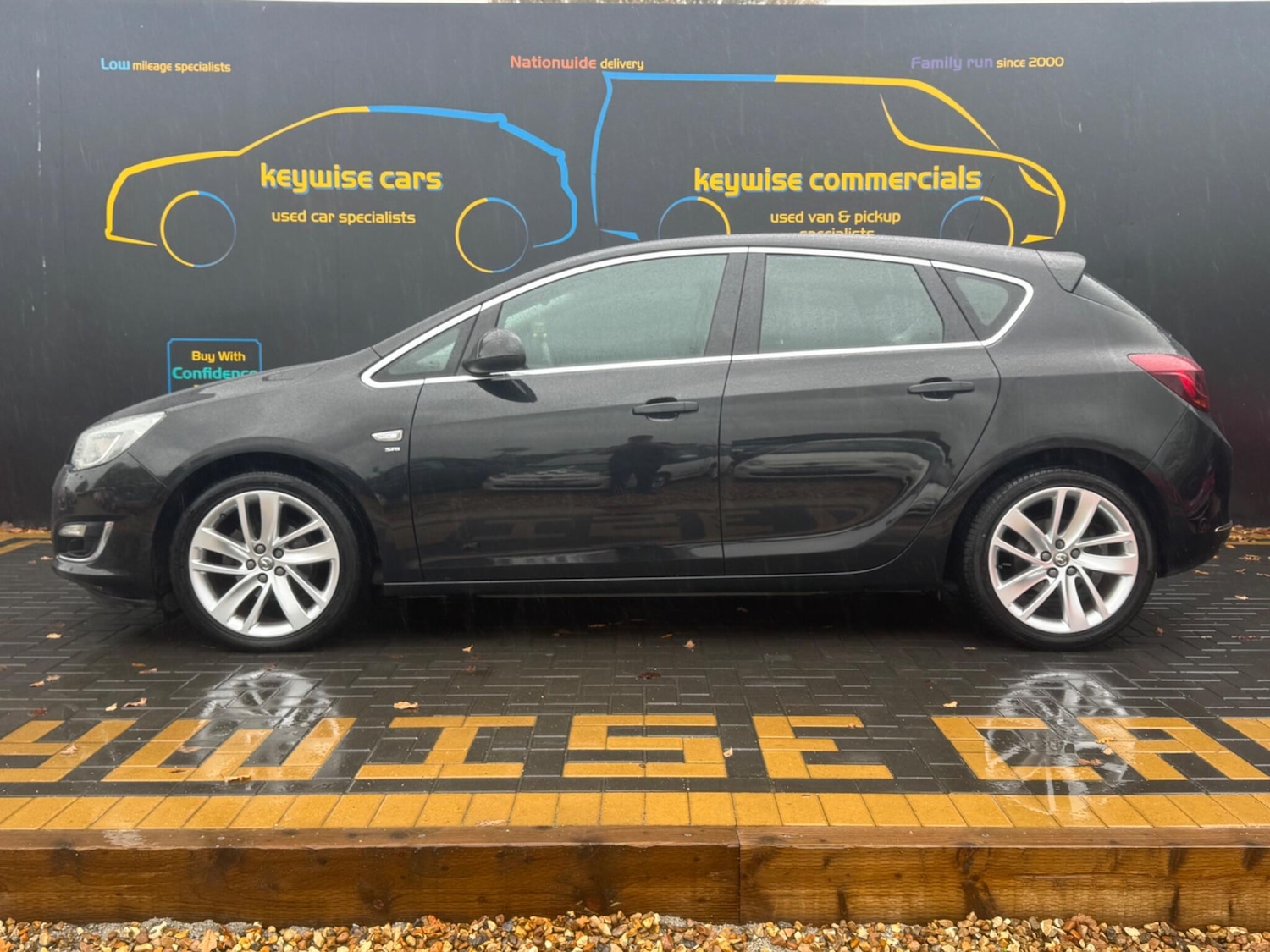 Used Vauxhall Astra 2013 for sale - 76550812: Photo 2