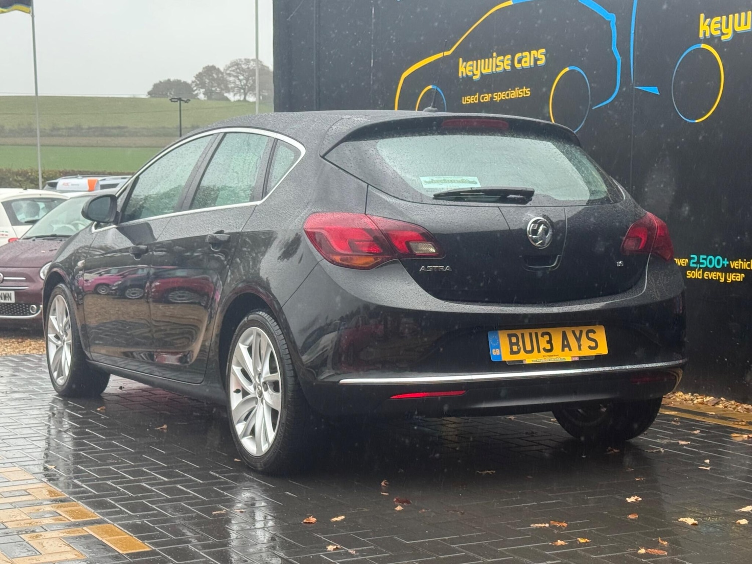 Used Vauxhall Astra 2013 for sale - 76550812: Photo 3
