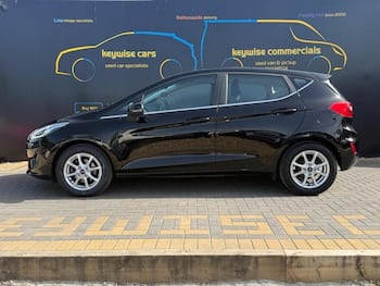 Used Ford Fiesta 2017 for sale - 79687909: Photo