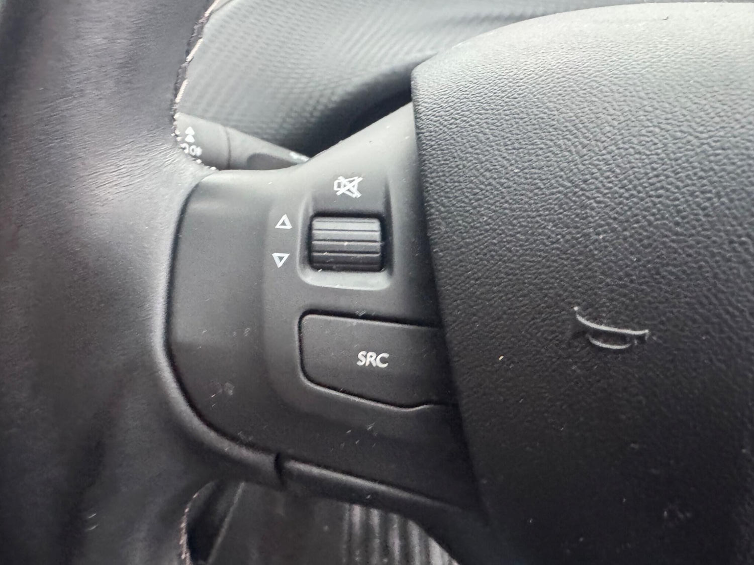 Used Peugeot 2008 2017 for sale - 77266645: Photo 28