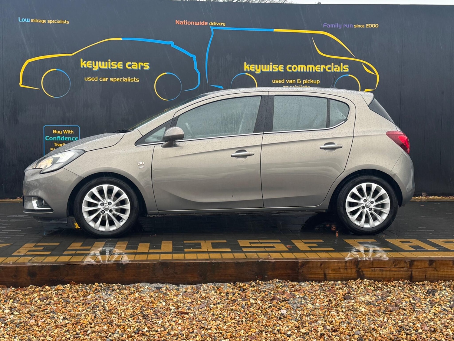 Used Vauxhall Corsa 2015 for sale - 76989464: Photo 2