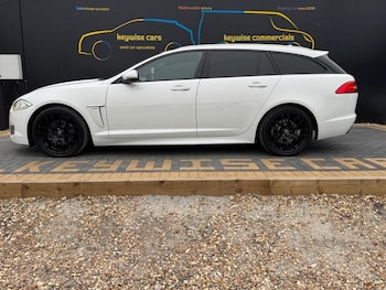 Used Jaguar XF 2015 for sale - 79520754: Photo