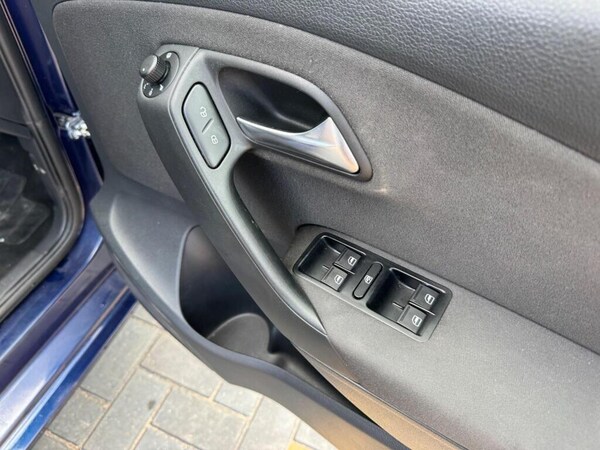 Used Volkswagen Polo 2011 for sale - 76326349: Photo 34