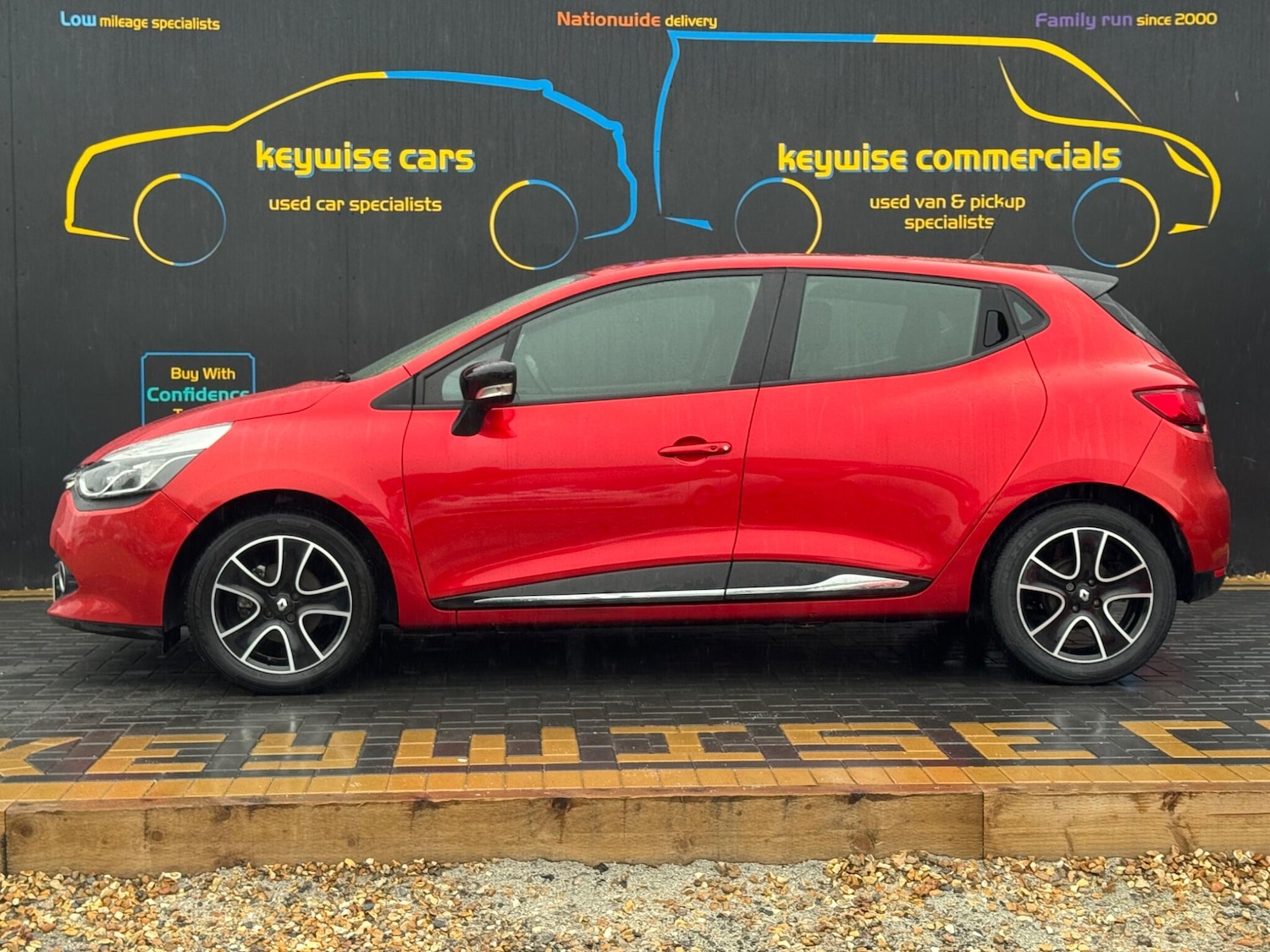 Used Renault Clio 2016 for sale - 76988657: Photo 2