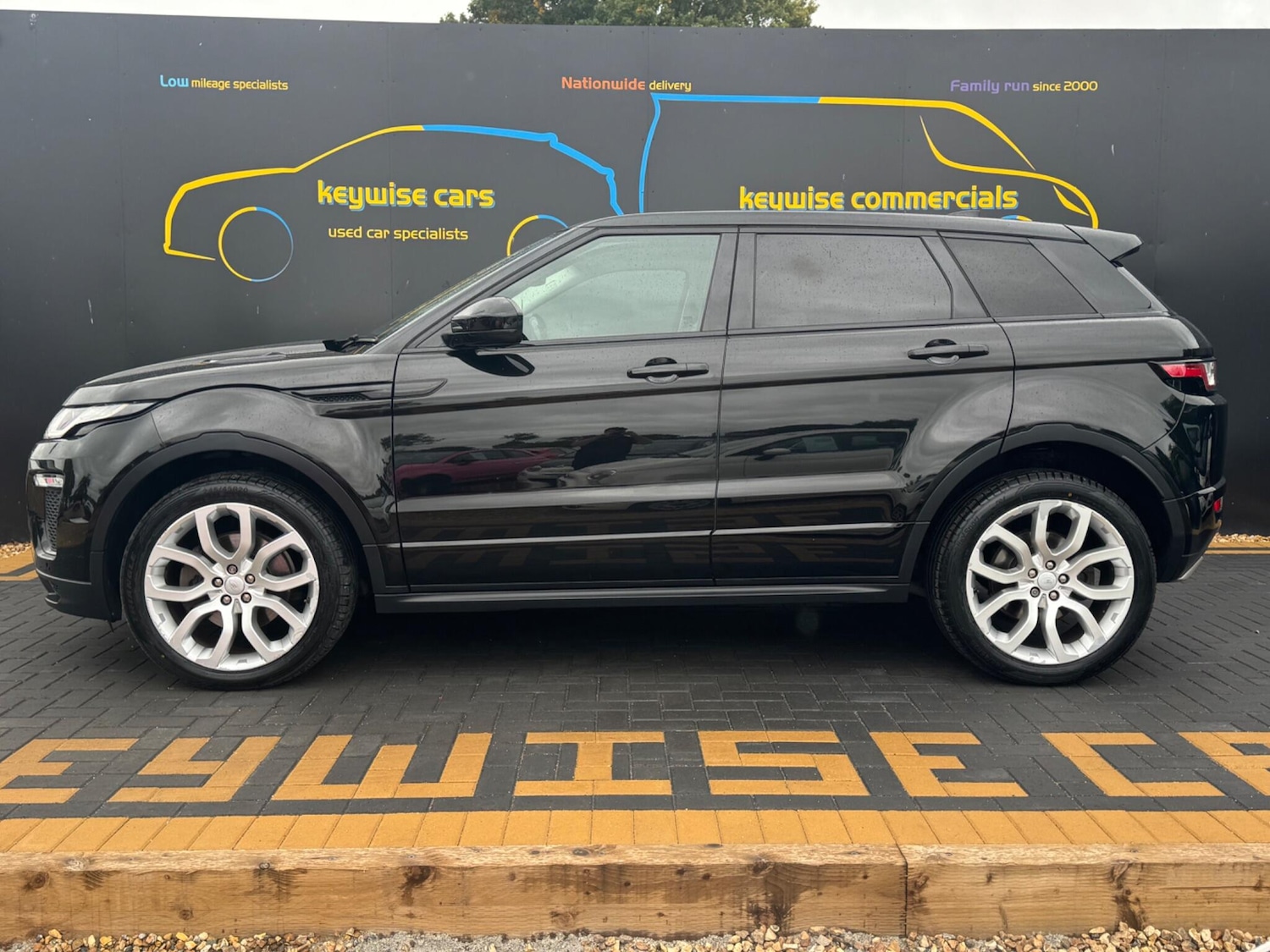 Used Land Rover Range Rover Evoque 2017 for sale - 76991764: Photo 2