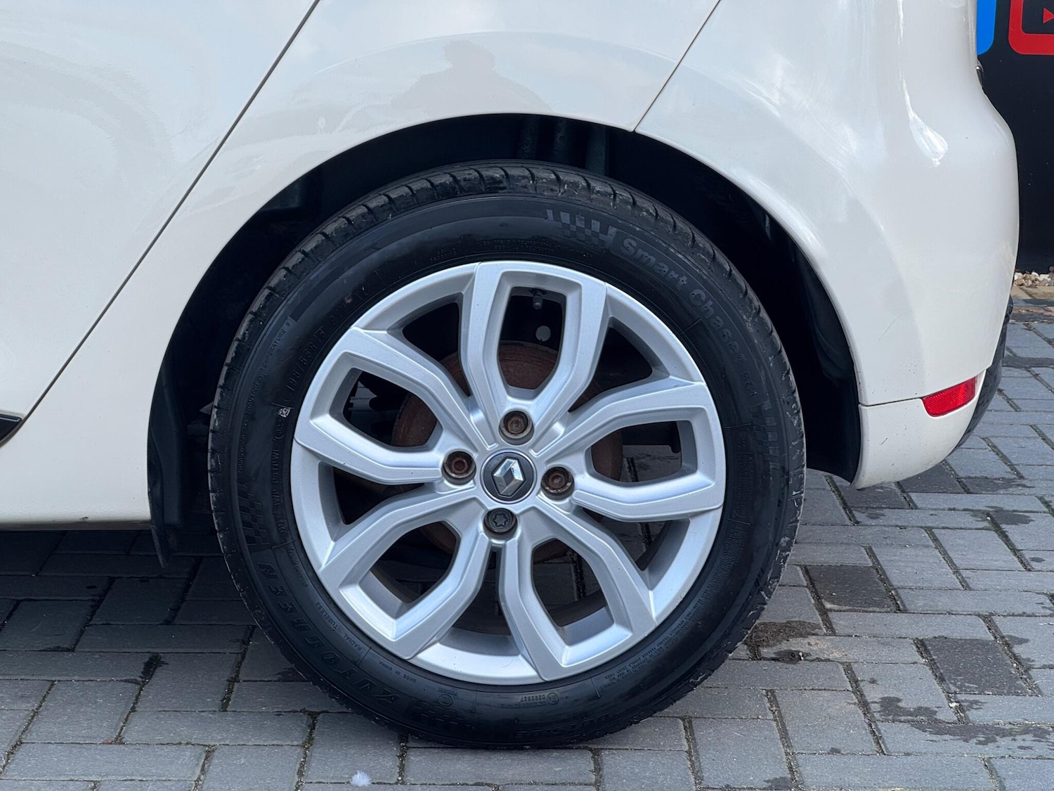 Used Renault Clio 2017 for sale - 77838812: Photo 11