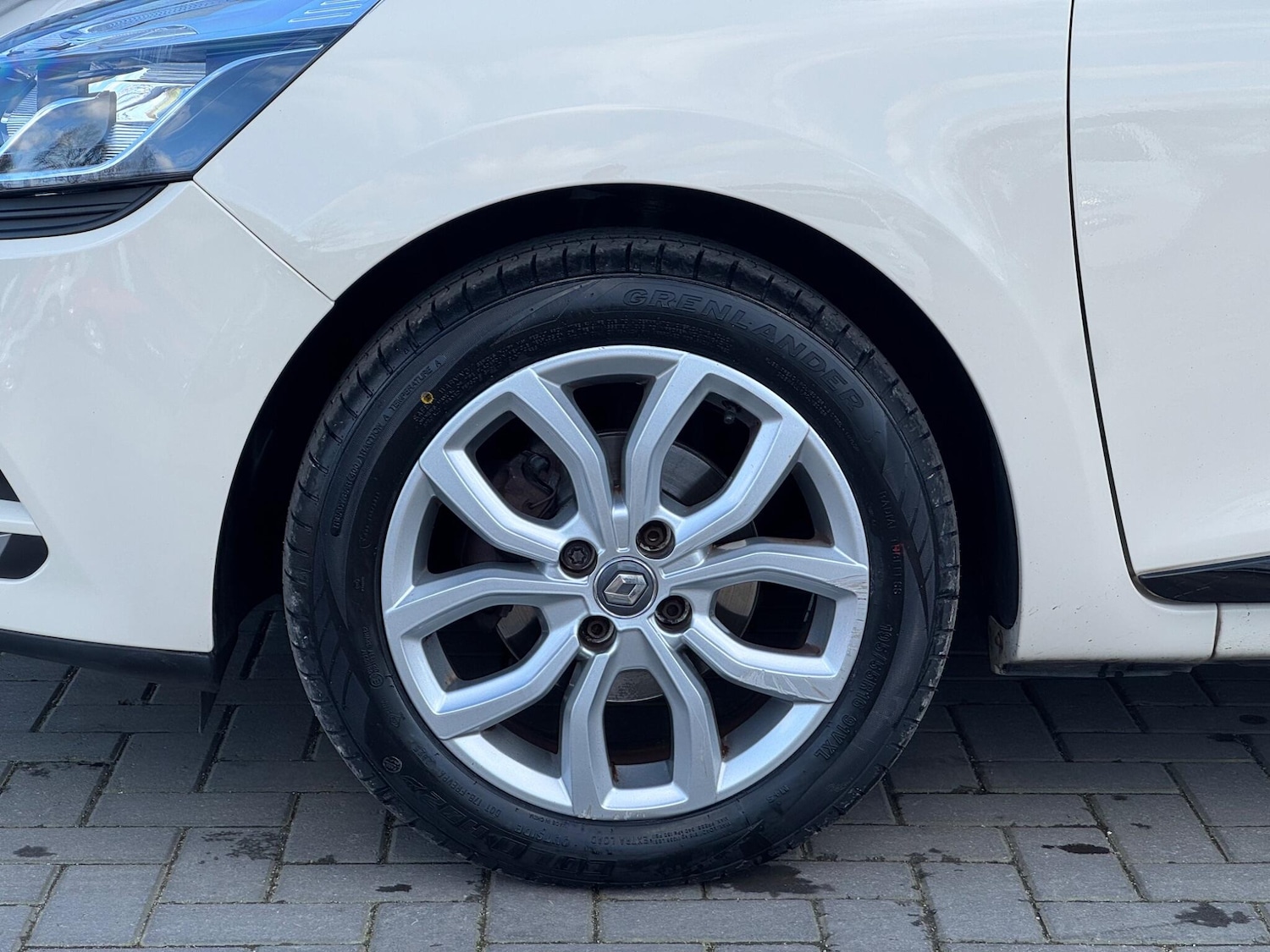 Used Renault Clio 2017 for sale - 77838812: Photo 12