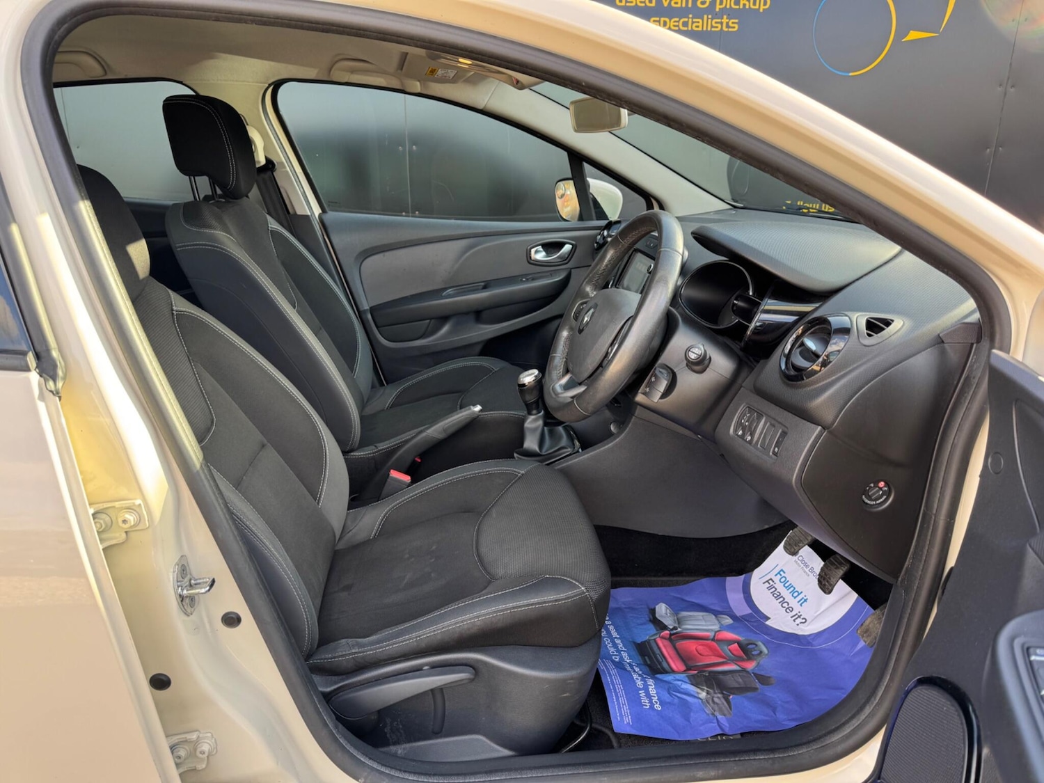 Used Renault Clio 2017 for sale - 77838812: Photo 13