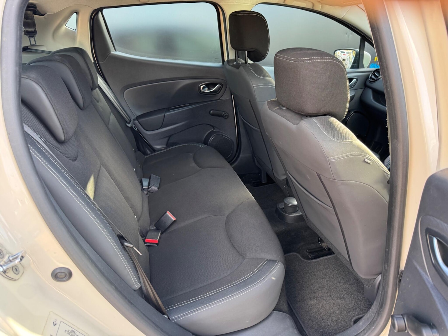 Used Renault Clio 2017 for sale - 77838812: Photo 15