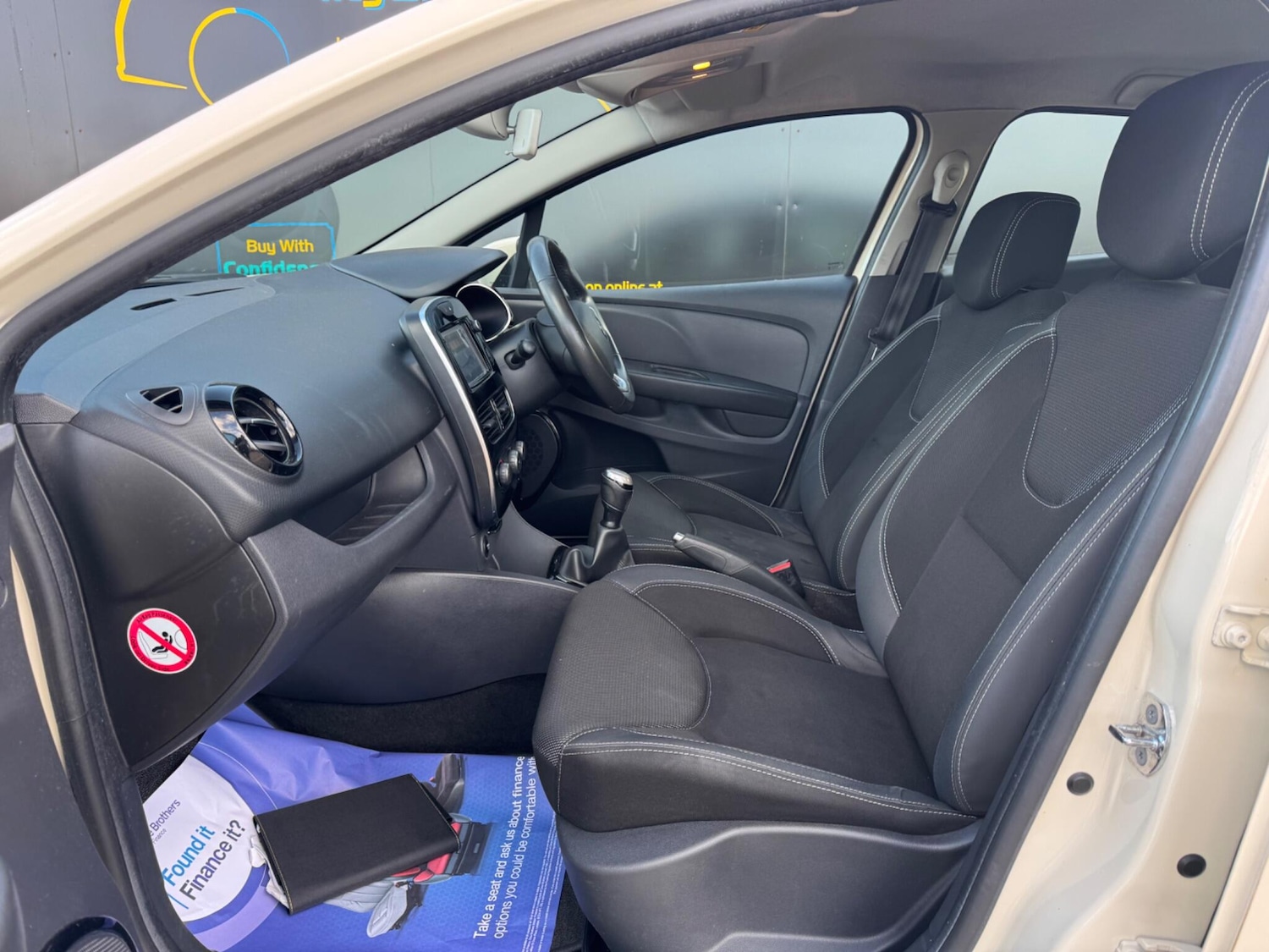 Used Renault Clio 2017 for sale - 77838812: Photo 16