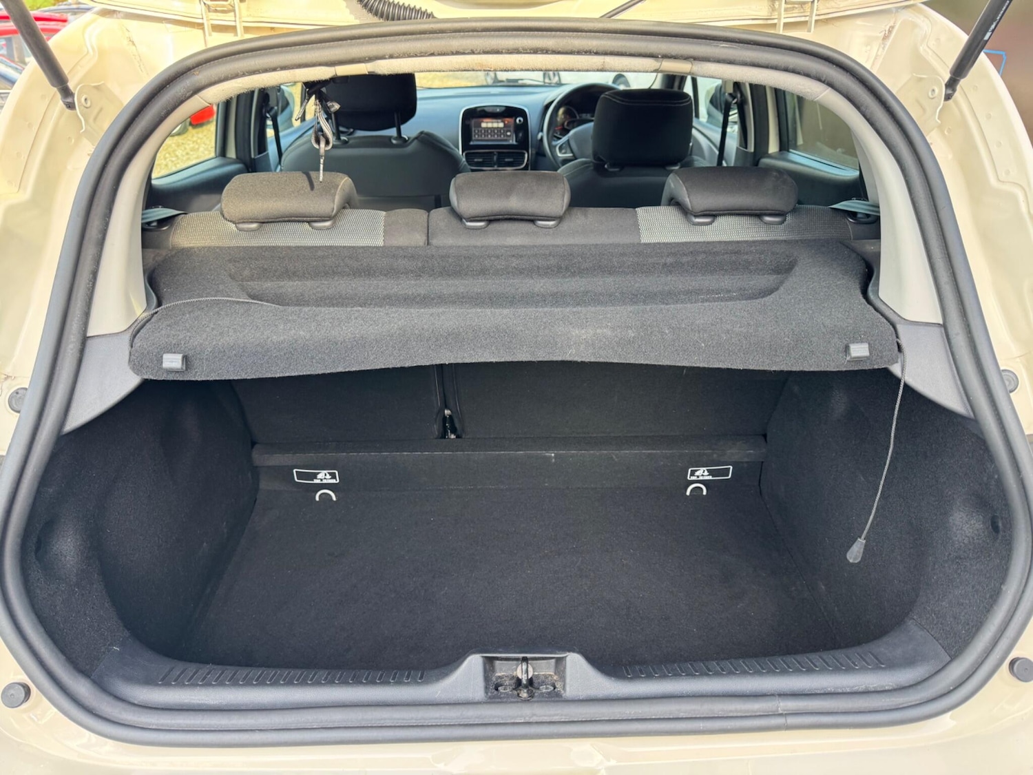 Used Renault Clio 2017 for sale - 77838812: Photo 20