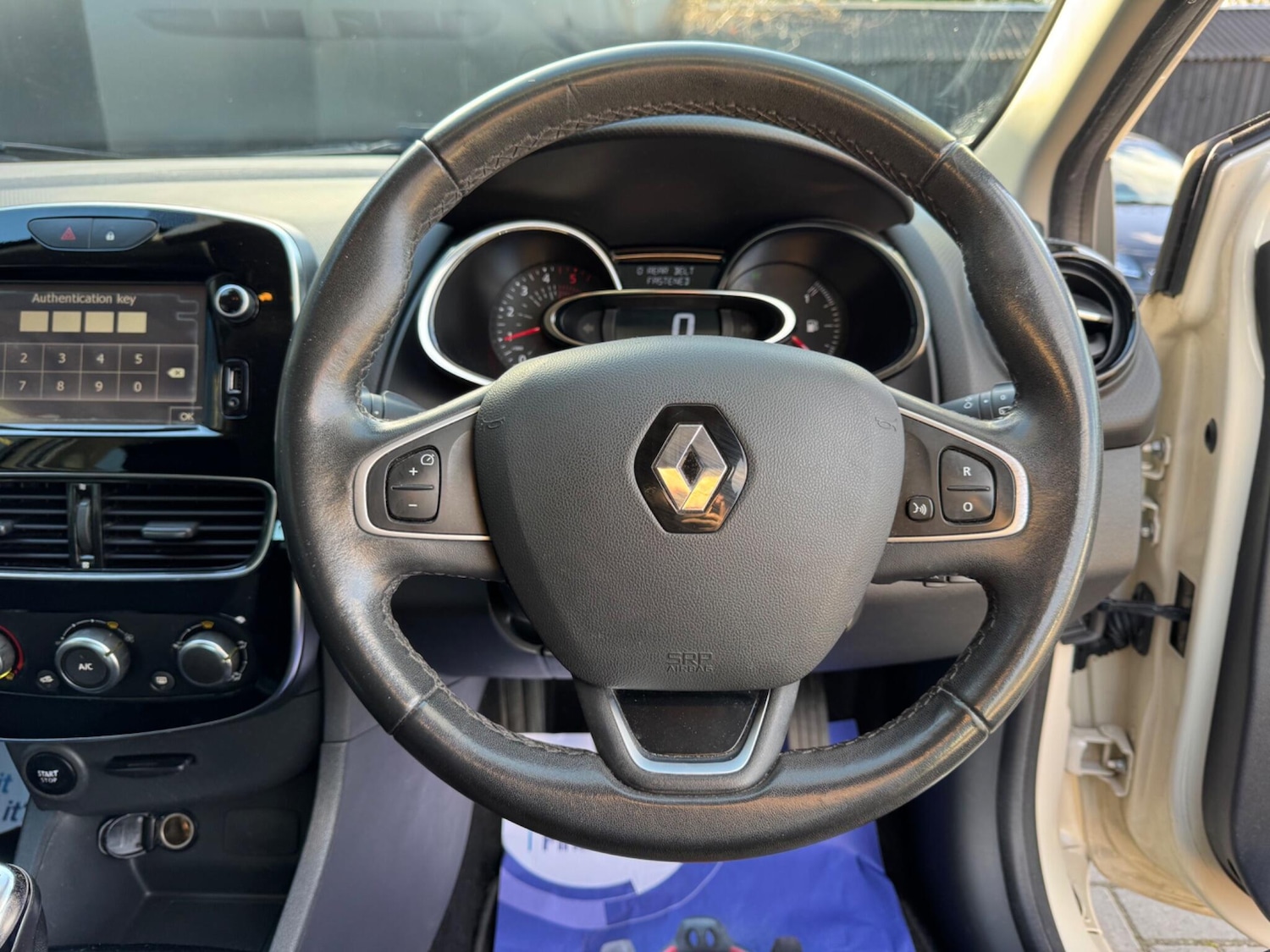 Used Renault Clio 2017 for sale - 77838812: Photo 22