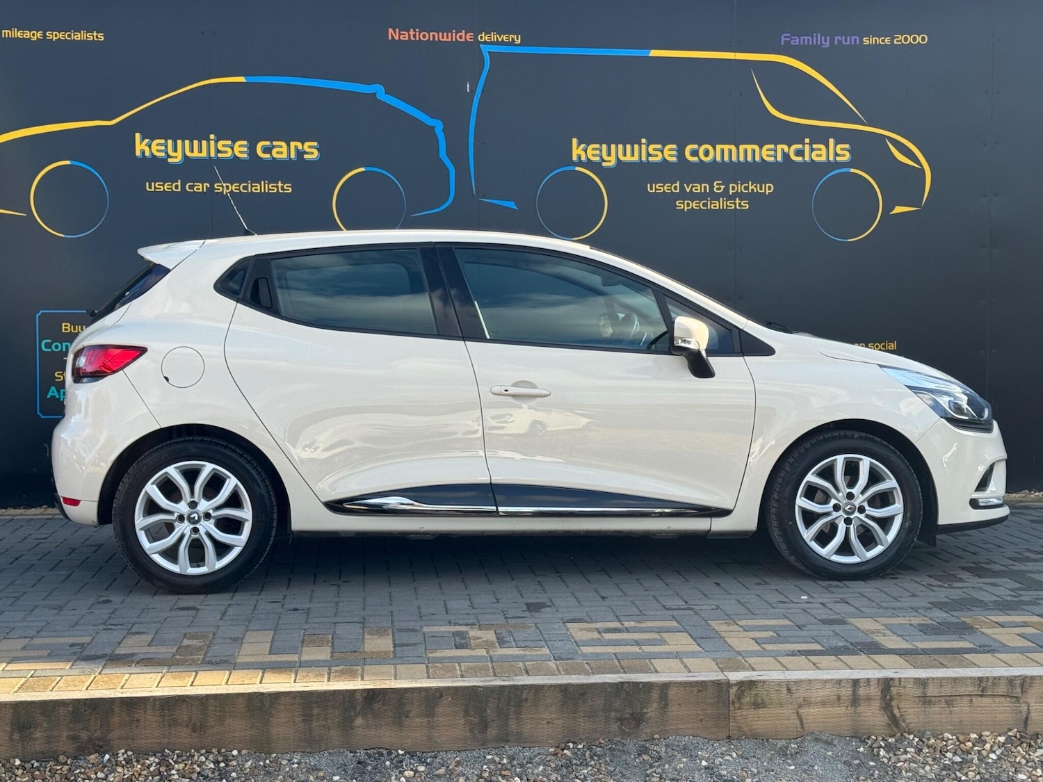 Used Renault Clio 2017 for sale - 77838812: Photo 6