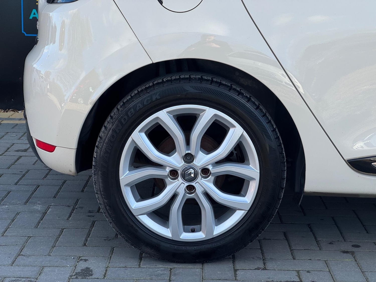 Used Renault Clio 2017 for sale - 77838812: Photo 9