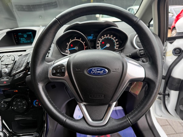 Used Ford Fiesta 2015 for sale - 76307570: Photo 27