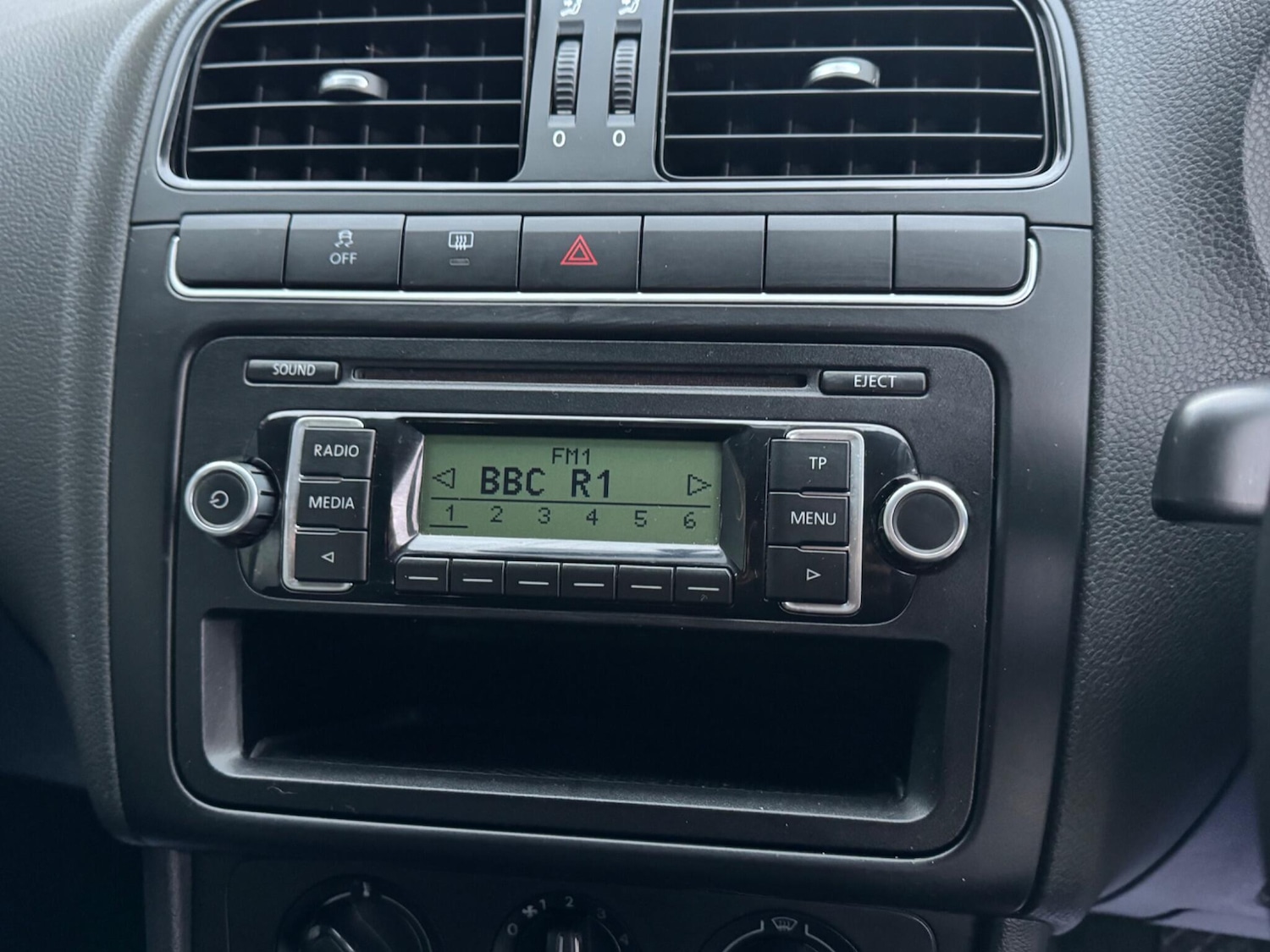 Used Volkswagen Polo 2009 for sale - 77175639: Photo 28