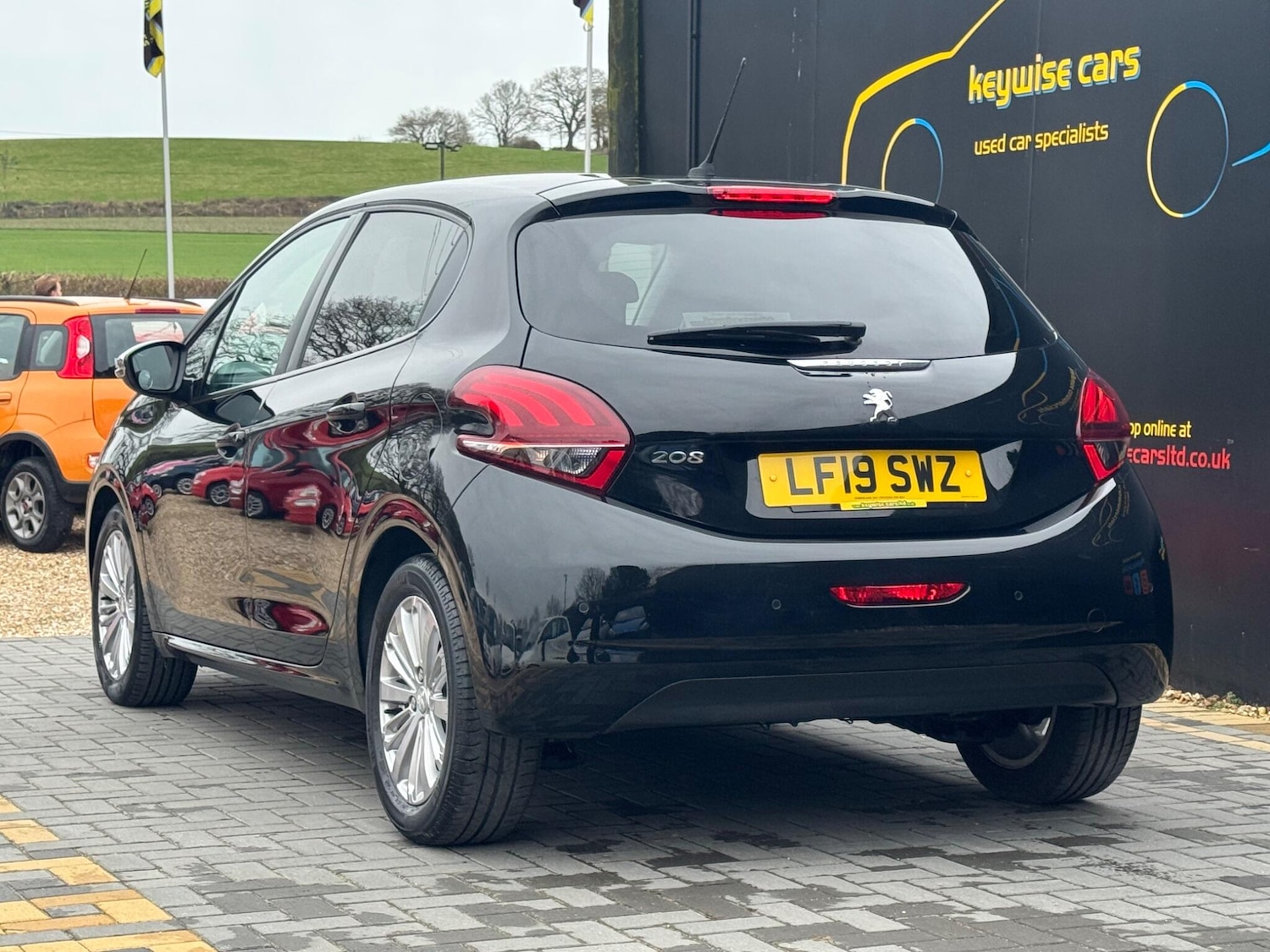 Used Peugeot 208 2019 for sale - 77586011: Photo 3