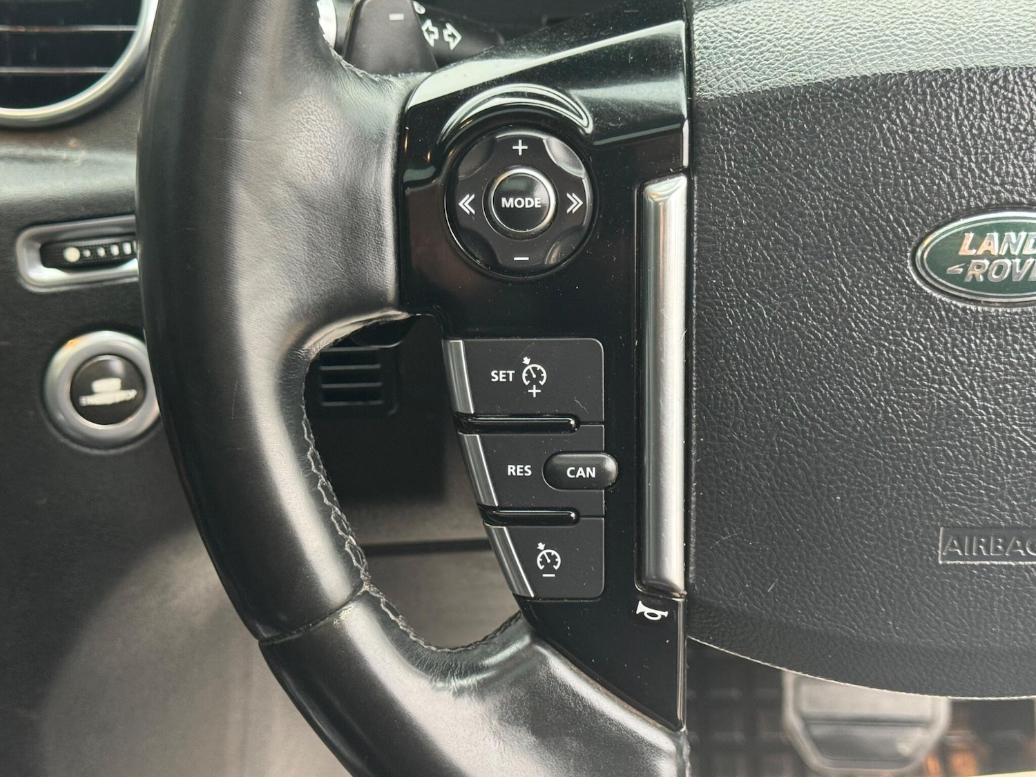 Used Land Rover Discovery 4 2016 for sale - 76282742: Photo 26