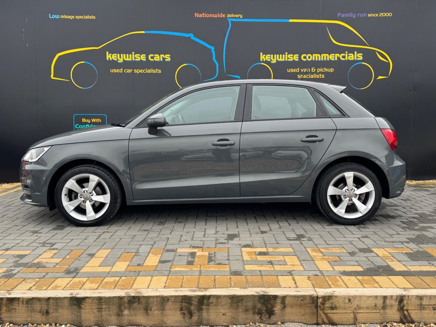 Used Audi A1 2015 for sale - 77586460: Photo 2