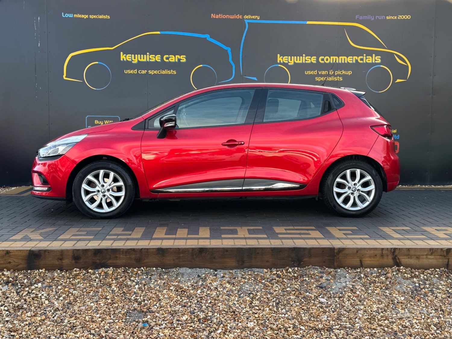 Used Renault Clio 2017 for sale - 77131323: Photo 2