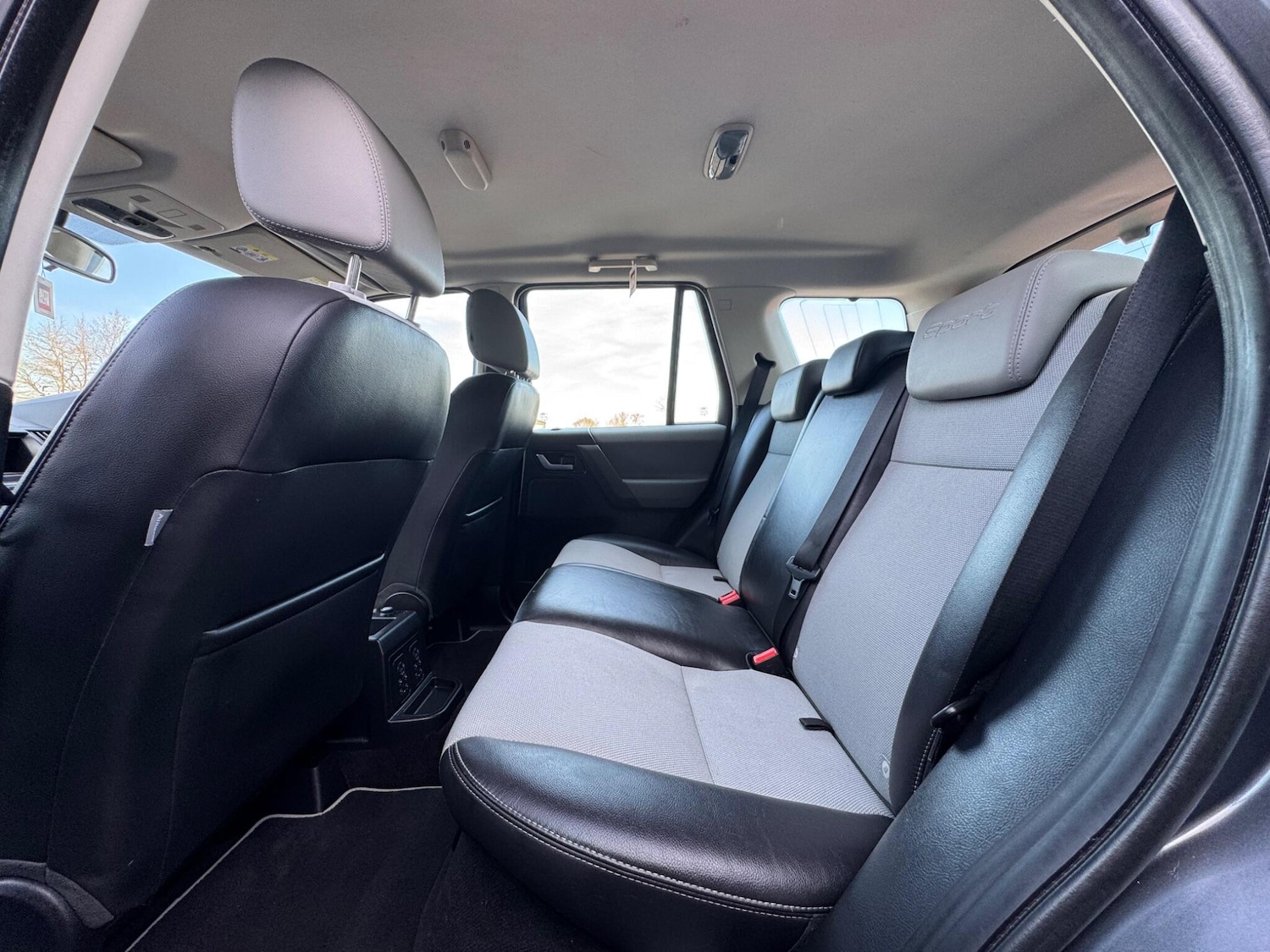 Used Land Rover Freelander 2010 for sale - 77049972: Photo 16