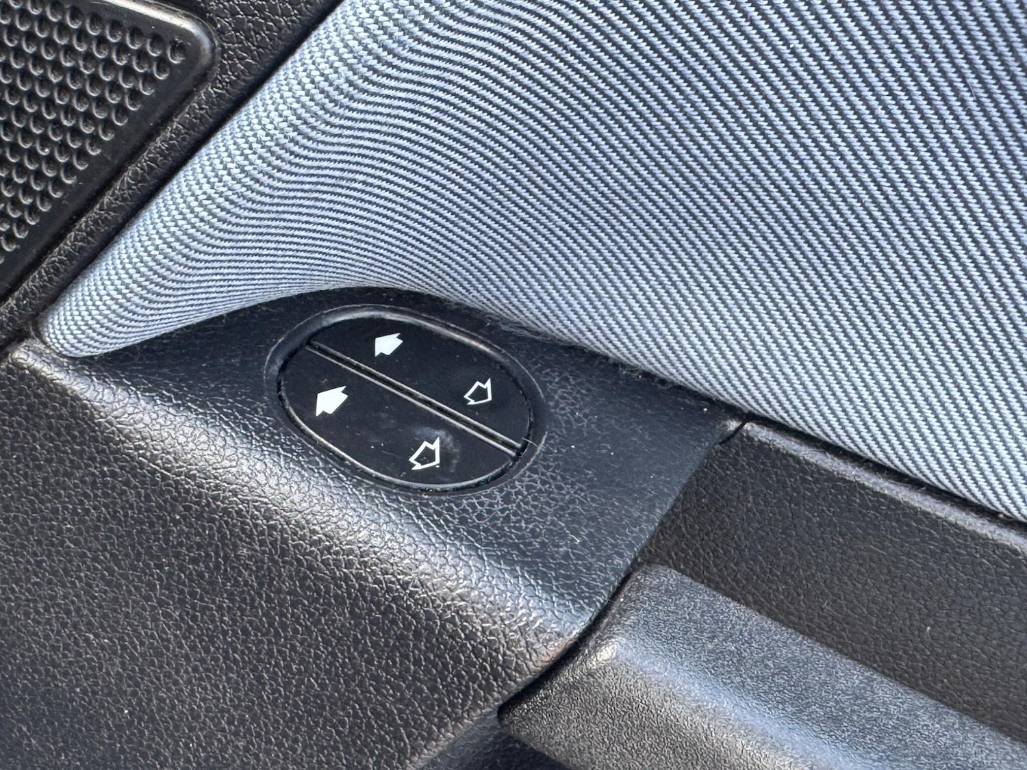 Used Ford Fusion 2005 for sale - 76371036: Photo 33