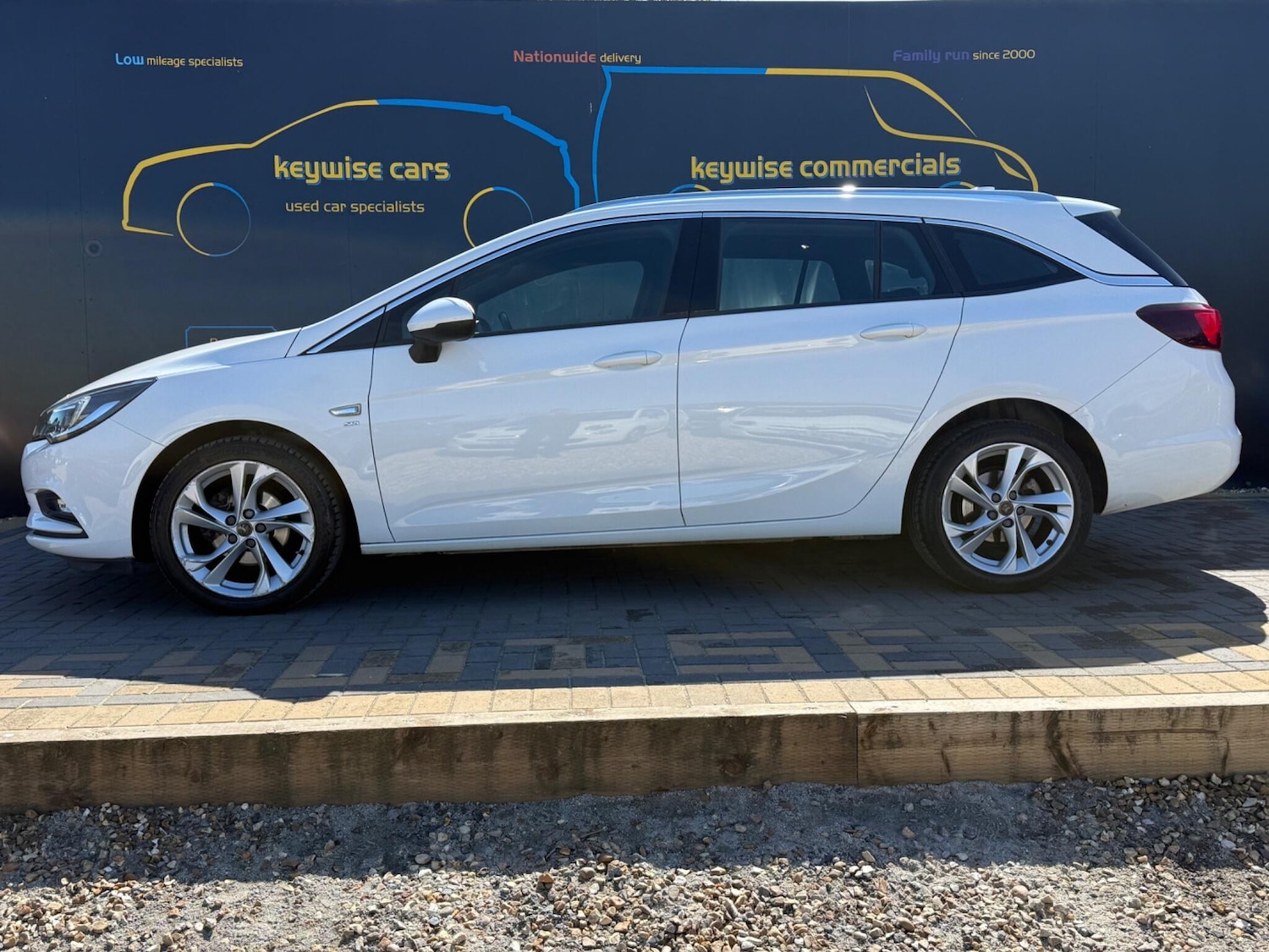 Used Vauxhall Astra for sale - 78116127: Photo 2