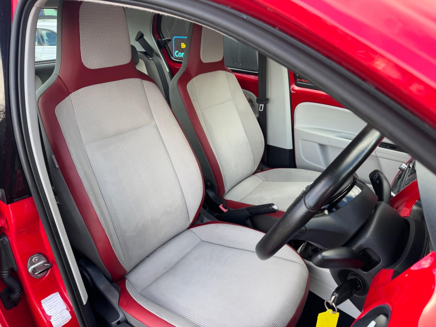 Used Volkswagen up! 2013 for sale - 78019084: Photo 14