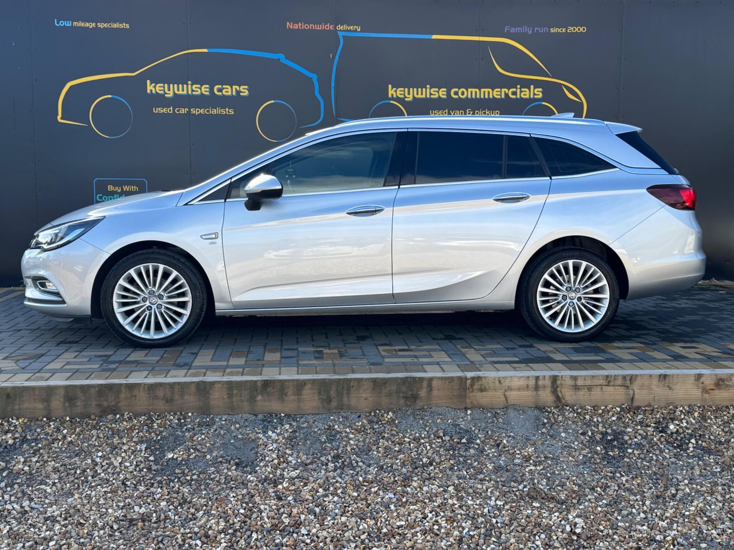 Used Vauxhall Astra 2016 for sale - 77723696: Photo 2