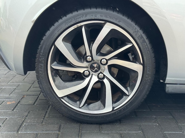 Used DS Automobiles DS 3 Cabrio 2016 for sale - 76327087: Photo 13