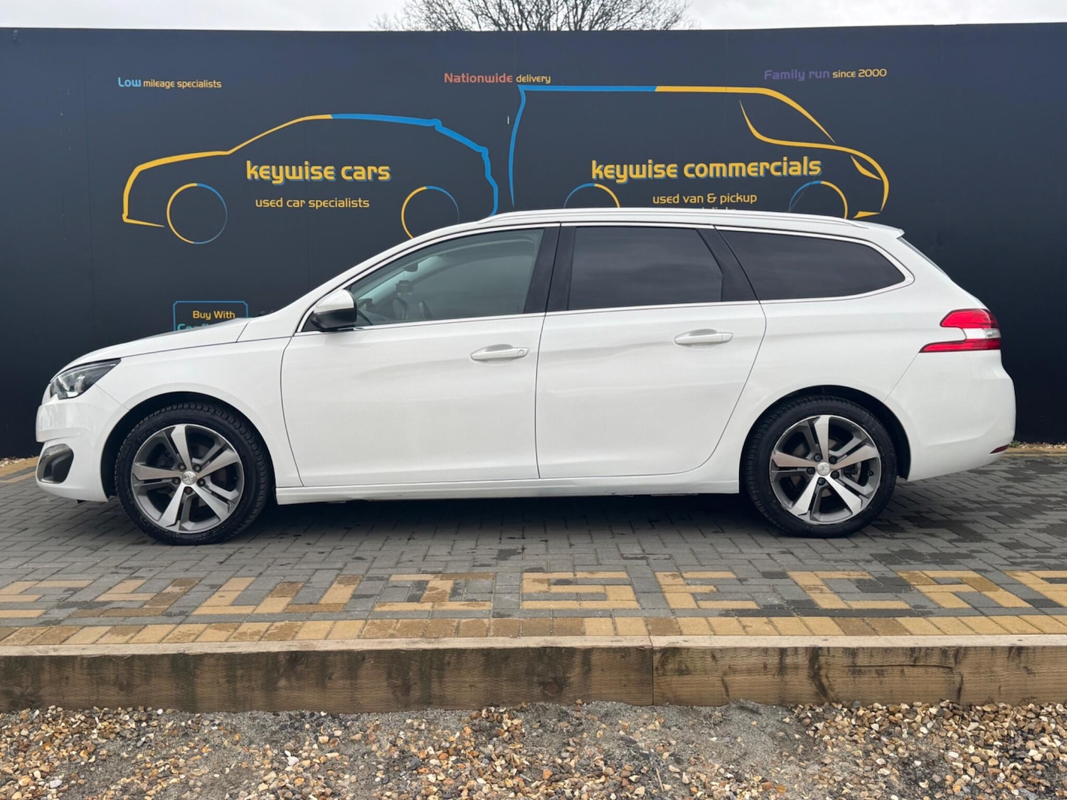 Used Peugeot 308 2014 for sale - 77824391: Photo 2