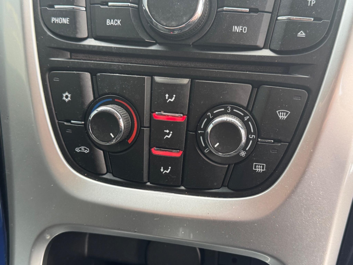 Used Vauxhall Astra for sale - 77808021: Photo 32