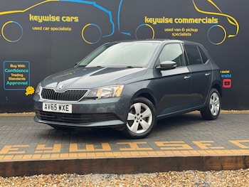 Used Skoda Fabia 2015 for sale - 77331499: Photo