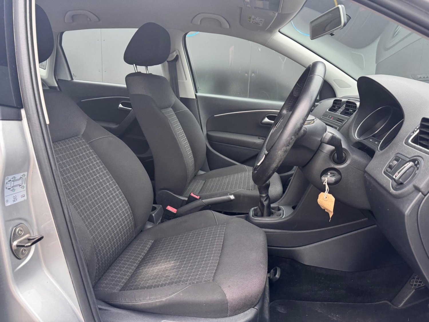 Used Volkswagen Polo 2015 for sale - 77040083: Photo 16