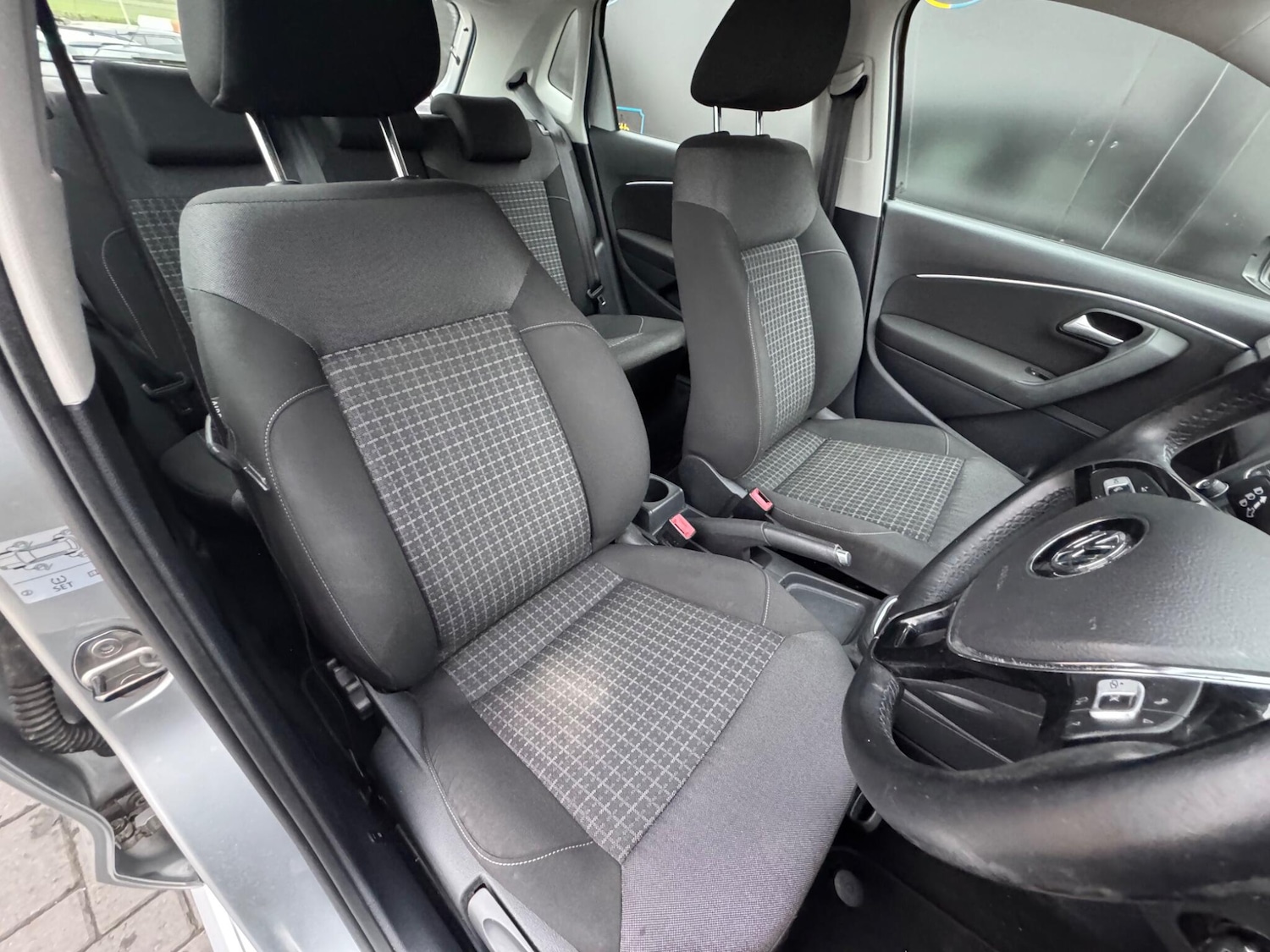 Used Volkswagen Polo 2015 for sale - 77040083: Photo 19