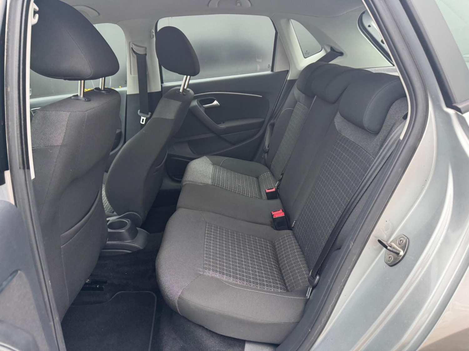 Used Volkswagen Polo 2015 for sale - 77040083: Photo 24