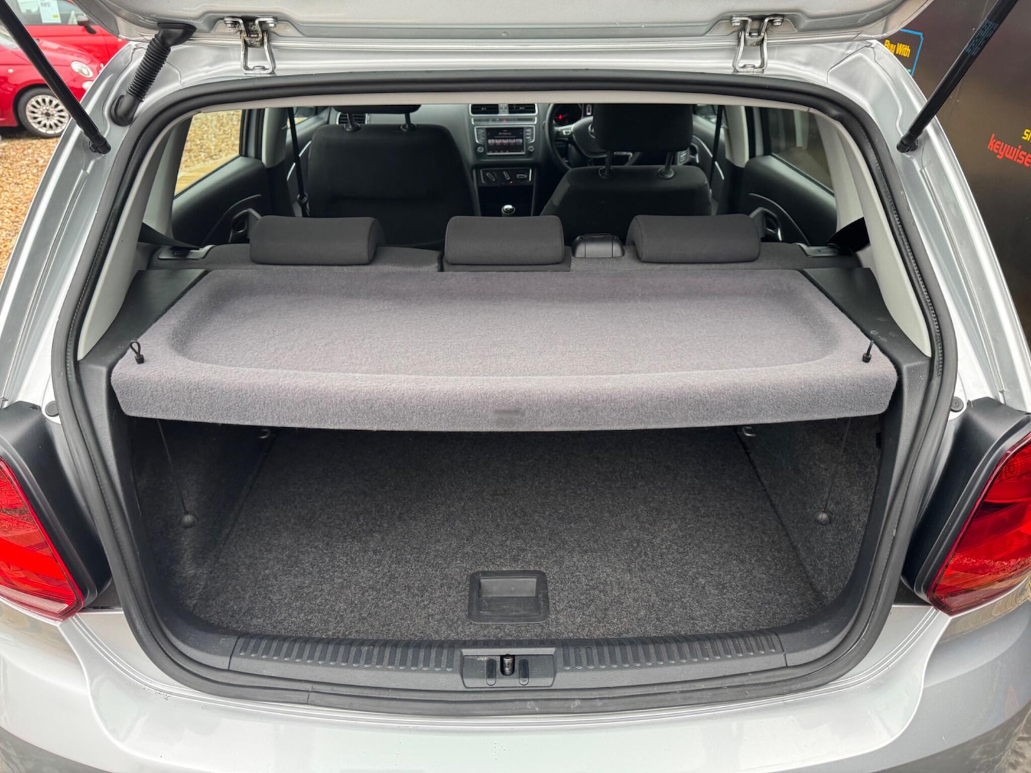 Used Volkswagen Polo 2015 for sale - 77040083: Photo 26